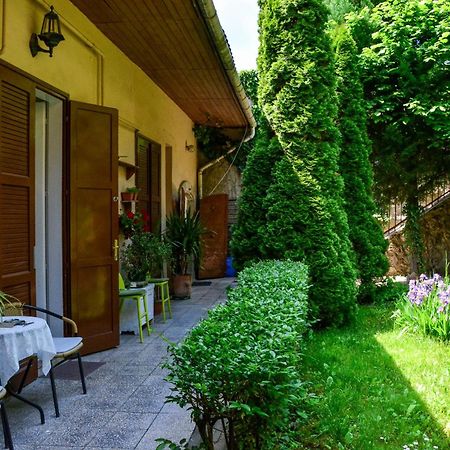 Afrodite Apartmanok Eger Bagian luar foto