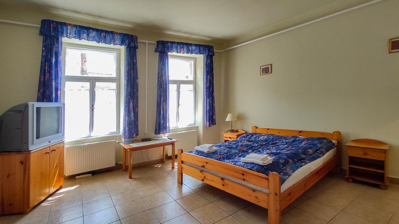 Afrodite Apartmanok Eger Bagian luar foto