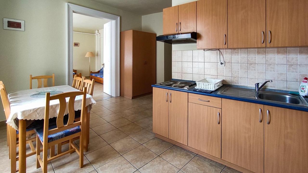 Afrodite Apartmanok Eger Bagian luar foto