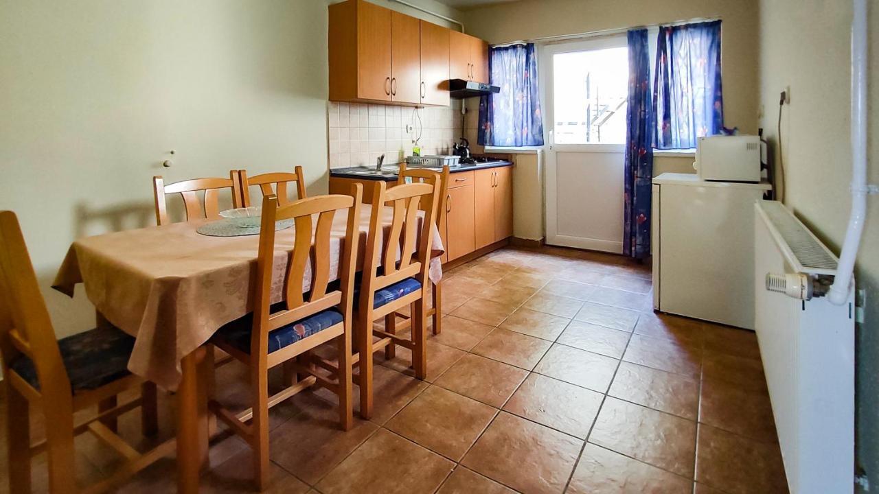 Afrodite Apartmanok Eger Bagian luar foto