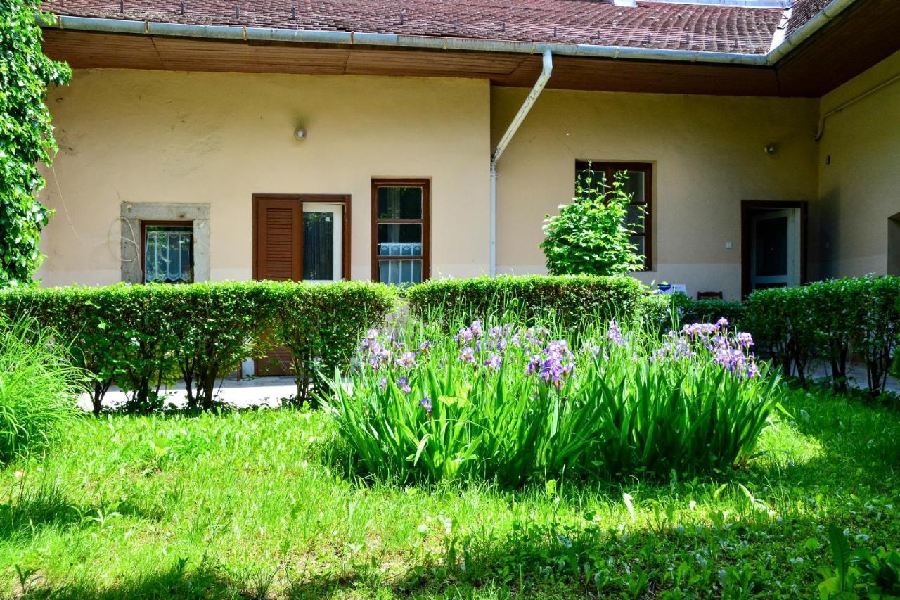 Afrodite Apartmanok Eger Bagian luar foto