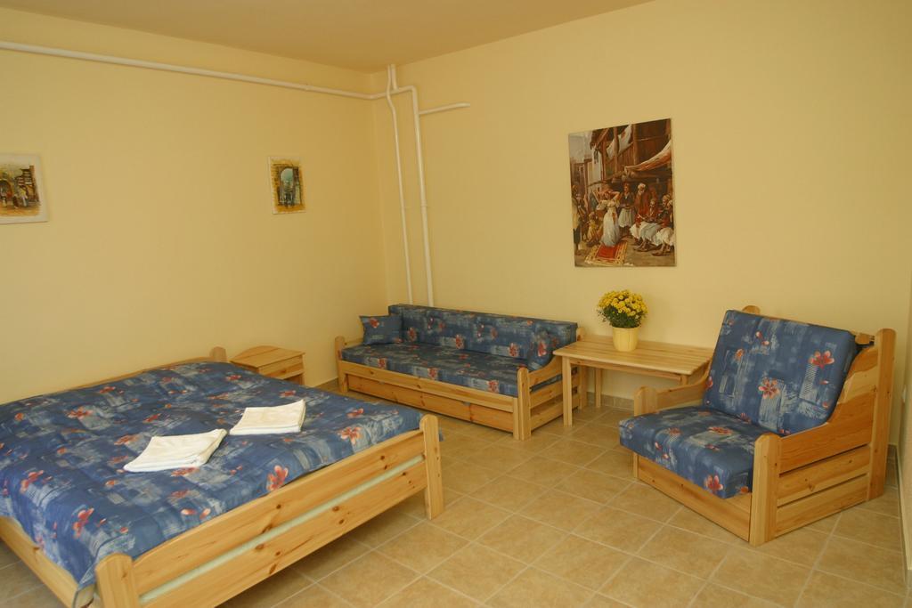 Afrodite Apartmanok Eger Ruang foto