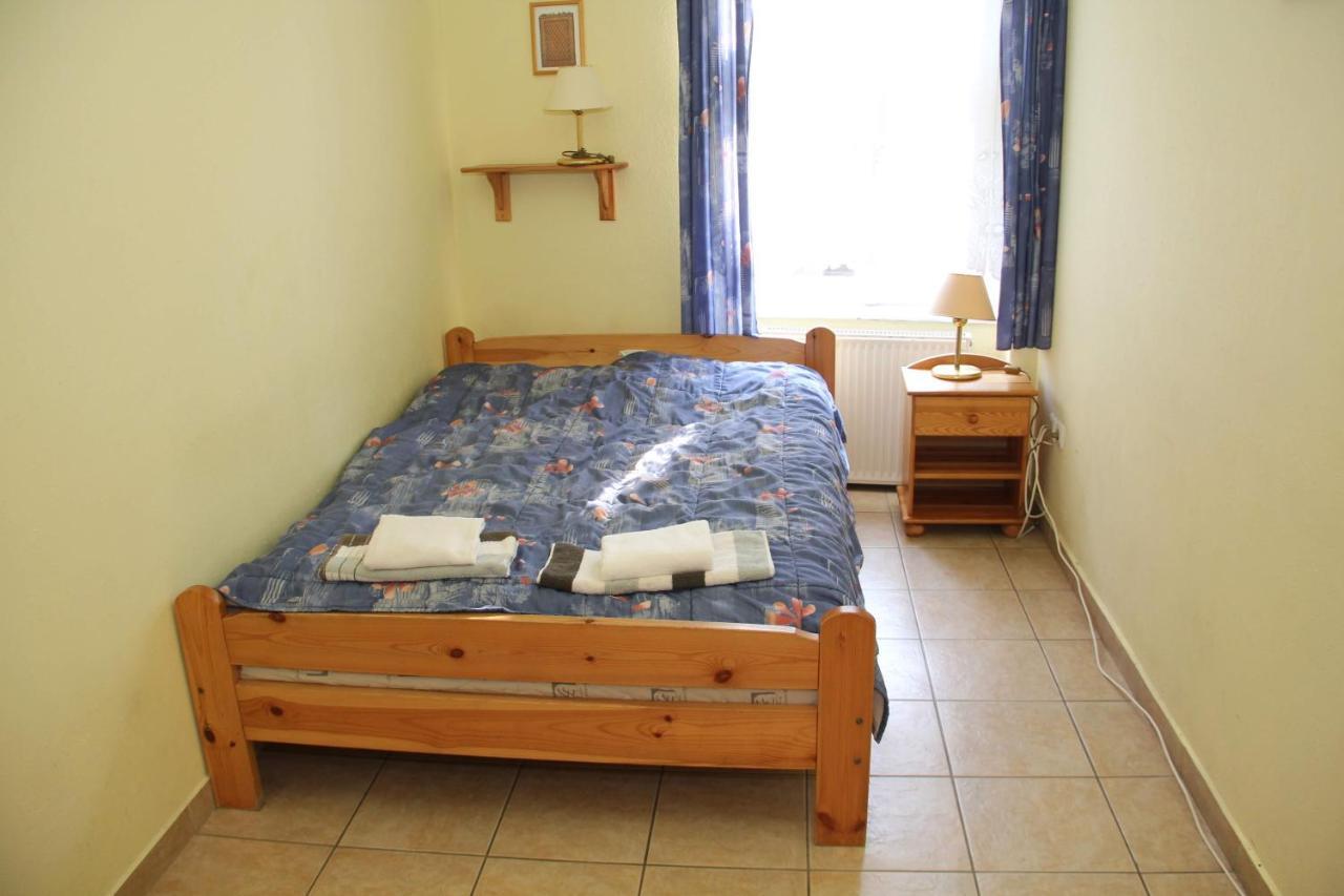 Afrodite Apartmanok Eger Bagian luar foto