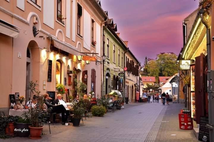Afrodite Apartmanok Eger Bagian luar foto